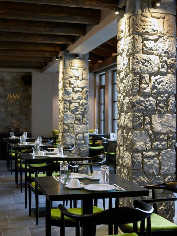 Art Mainalon Hotel Vytina Exteriör bild